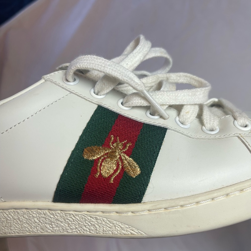 Gucci White Sneakers with Green and Red Accents - Picture 3 of 9